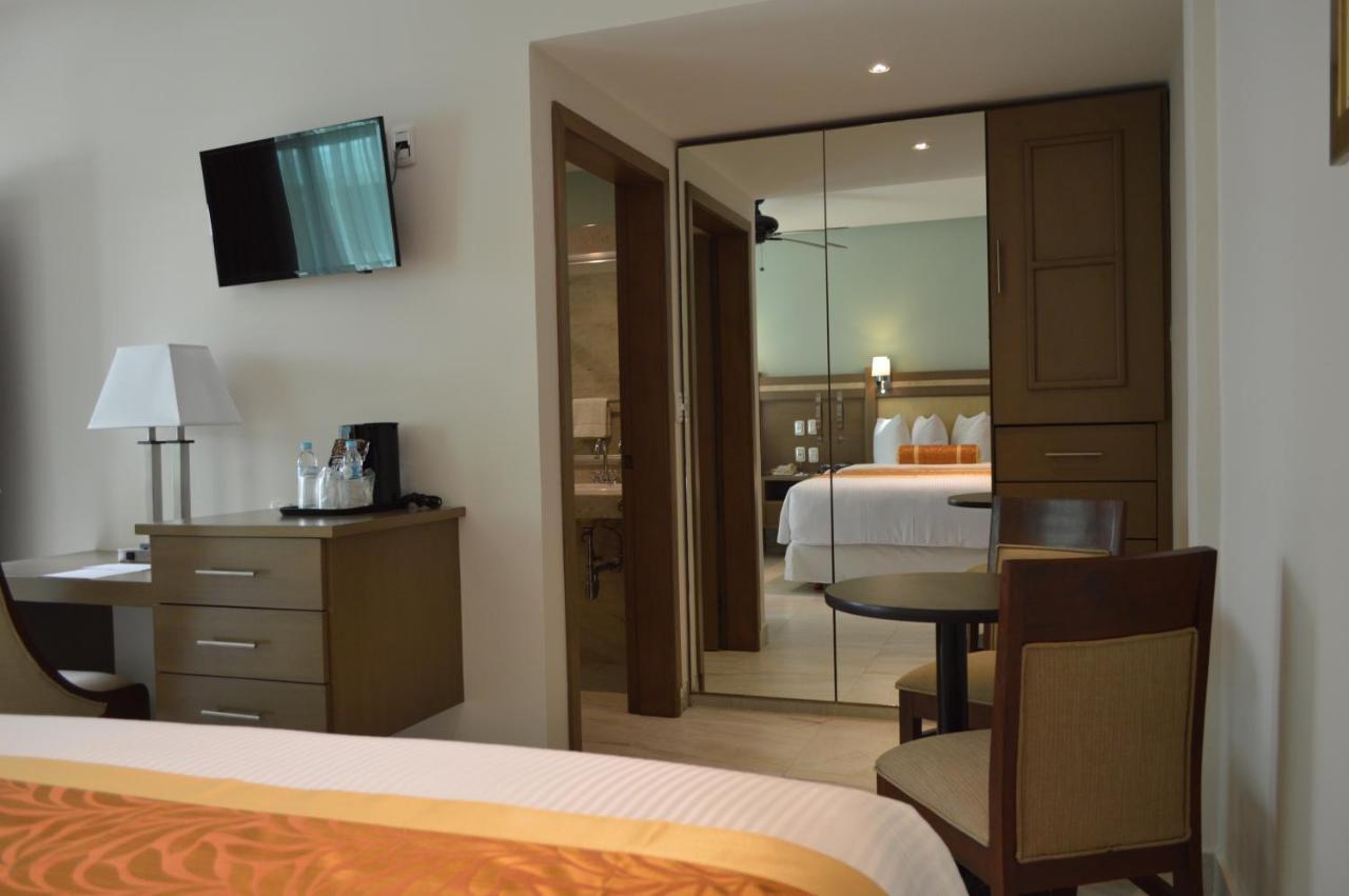Hotel Villa Magna Poza Rica Eksteriør bilde